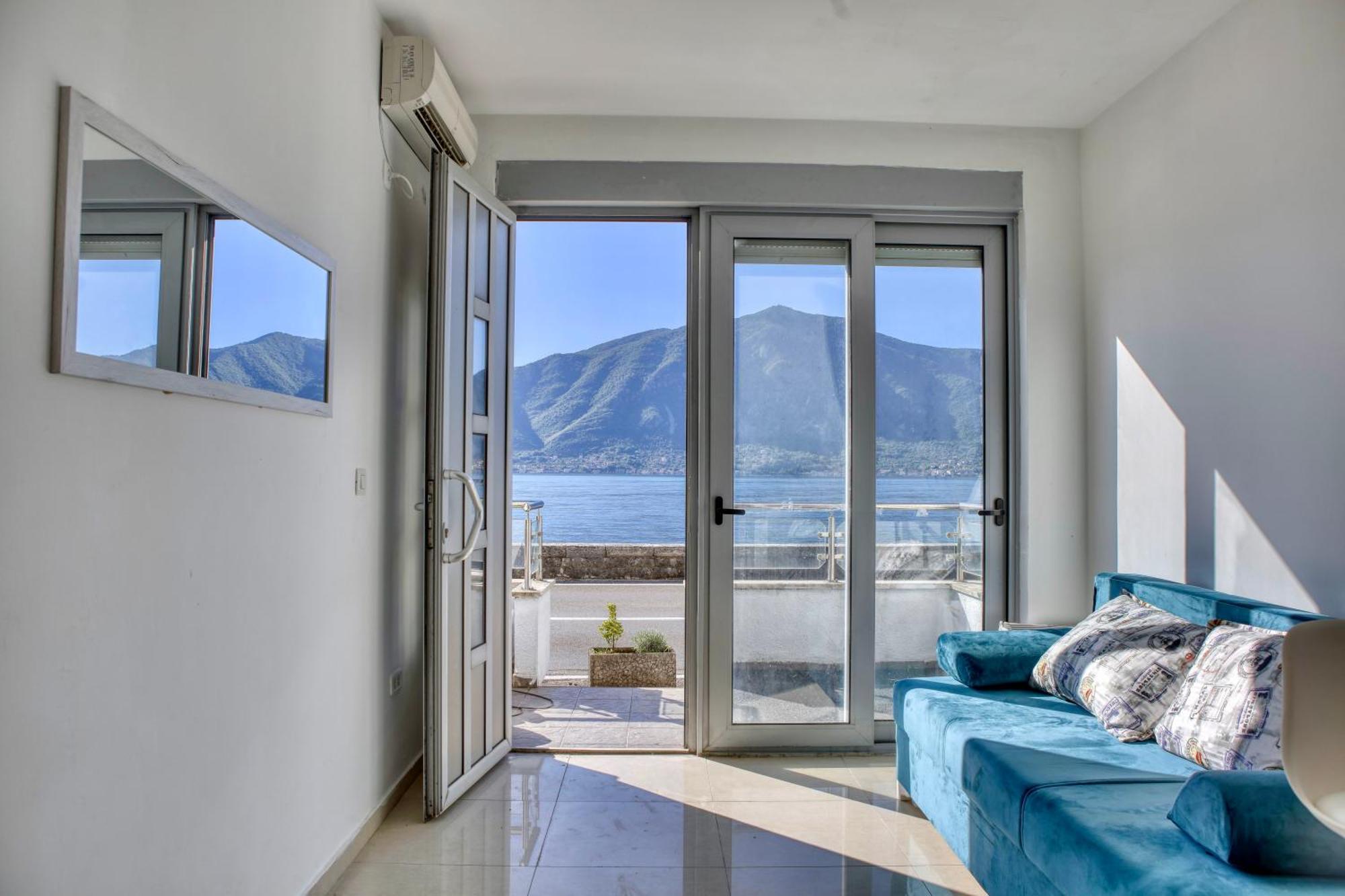 Waterfront Apartments Котор Экстерьер фото