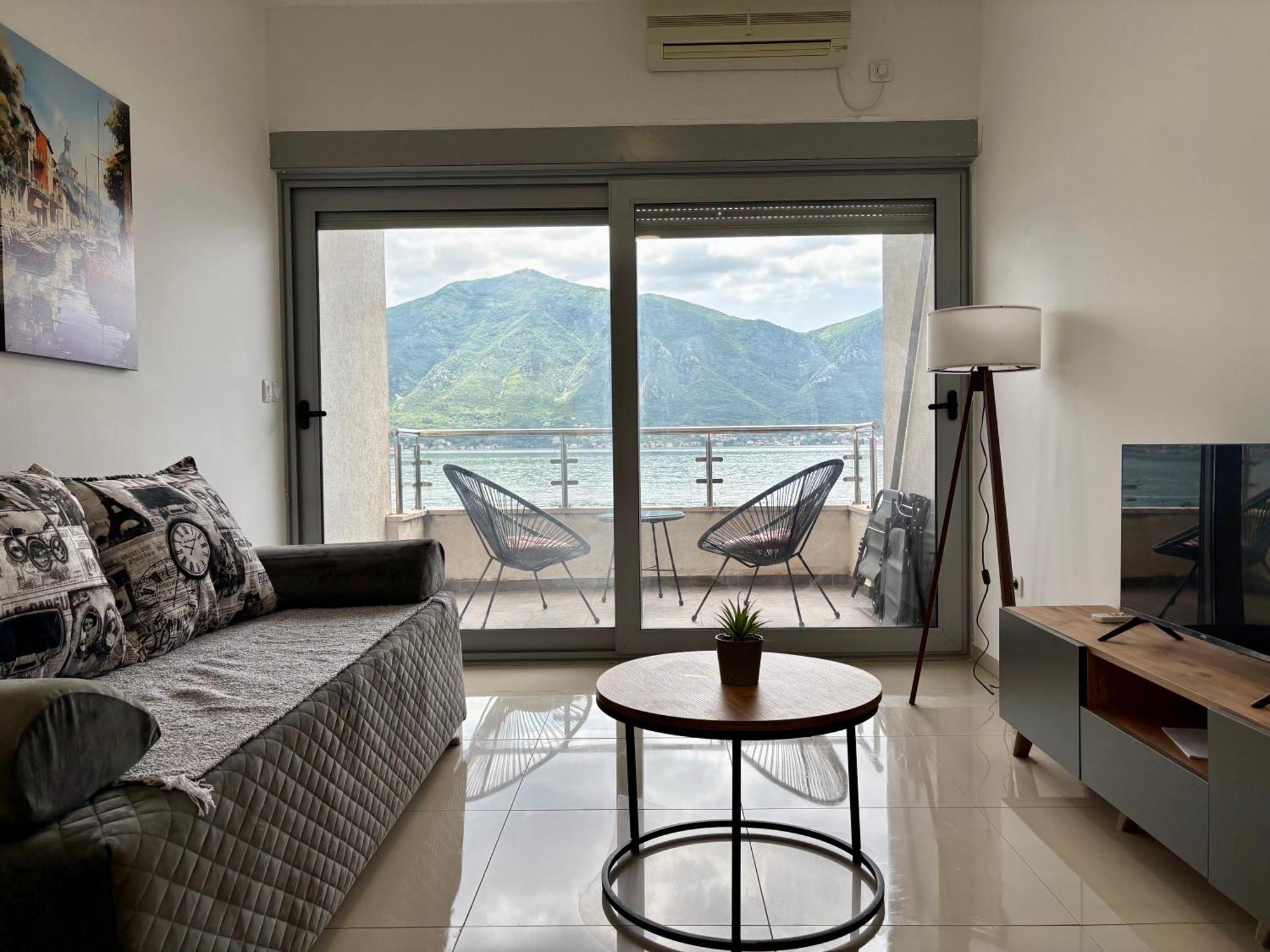 Waterfront Apartments Котор Экстерьер фото